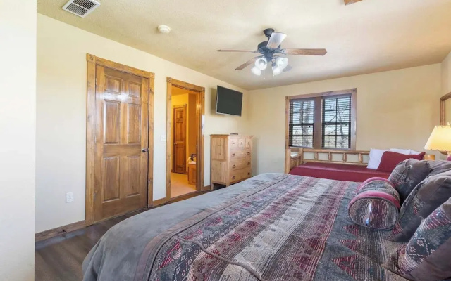Fox Hollow Family Lodge