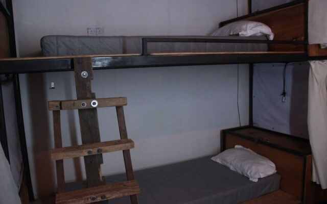 DIY Dorm - Hostel