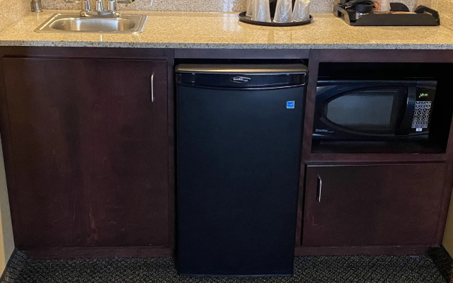 Comfort Inn & Suites