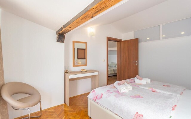 Stunning Apartment in Malinska With Wifi and 1 Bedrooms