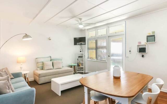 1 Bdr Funky Beach Pad Steps To The Beach W Parking