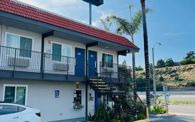 Motel 6 La Mesa, CA - San Diego