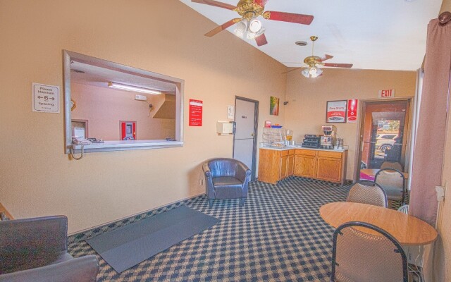 Econo Lodge Junction City I-70 Near Fort Riley