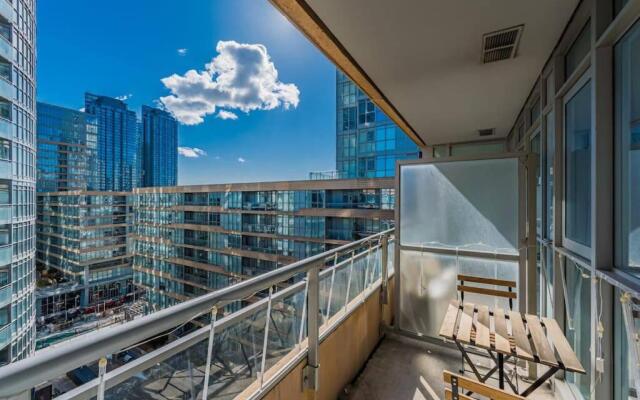 Beautiful 2BR-2Bath Condo Parking Balcony