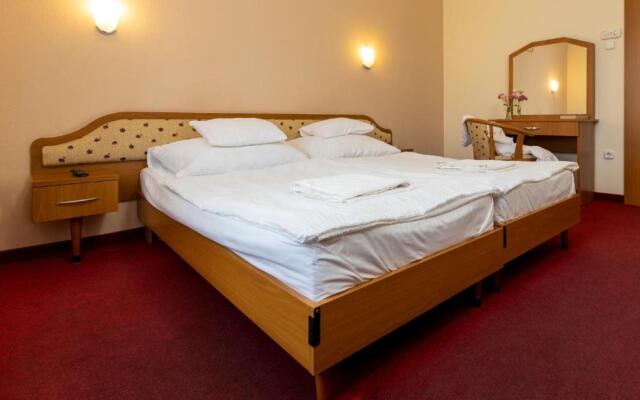 Hotel Imperial Gyogyszallo es Gyogyfurdo