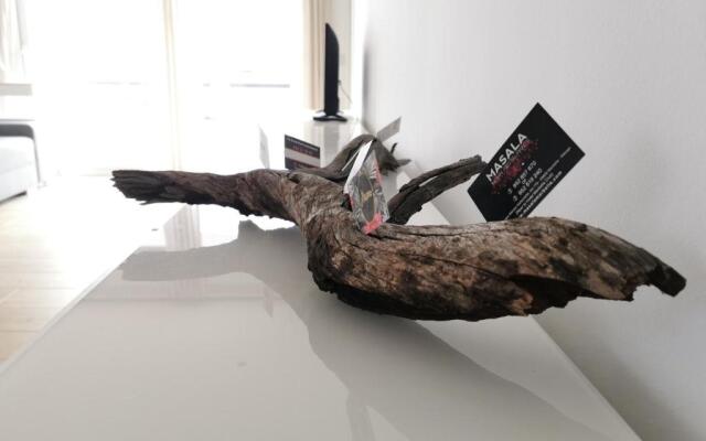 Bright 2 bedroom apt Golden Mile next to beach RDR225