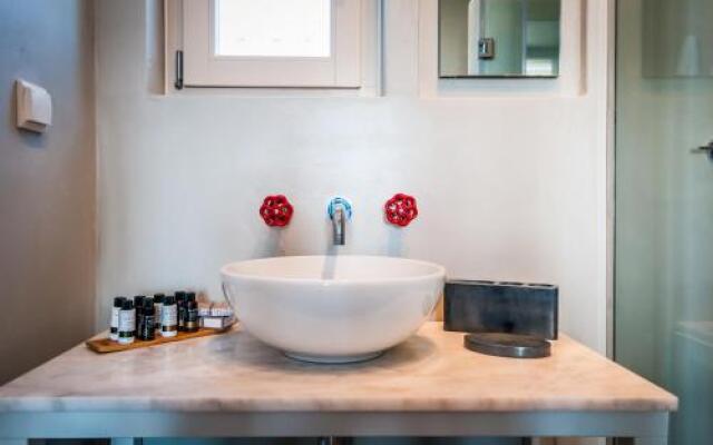 Milia Gi Suites