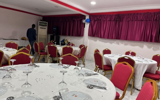 Florence Hotel Firenze Yamoussoukro