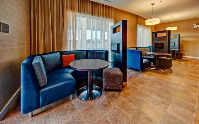 Courtyard Westbury Long Island