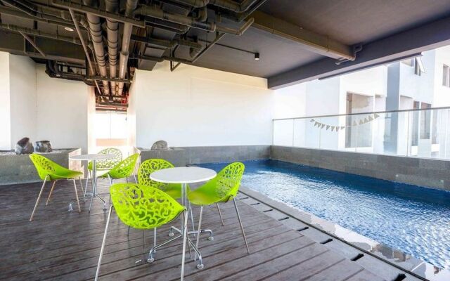 RedDoorz Apartment near Exit Toll Colomadu