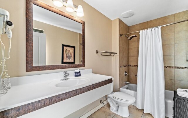 Rooftop Views of The Gulf! 1800 Square Foot Private Rooftop Terrace!