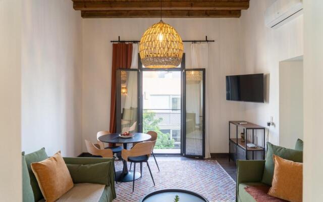 Quattro domus 4-historical townhouse