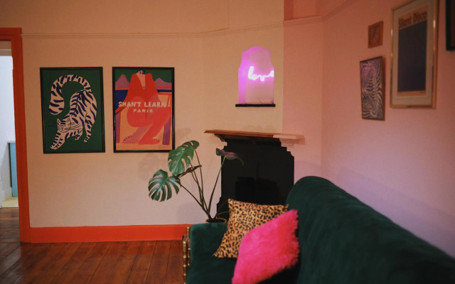 Harbour View Funky And Eclectic Two Bedroom Home