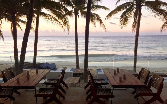Thompson Playa Del Carmen Beach House