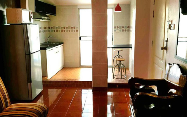 Richman Poorman Guesthouse