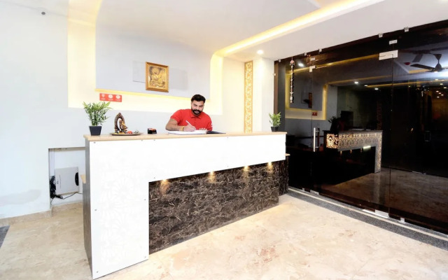 OYO 27061 Hotel Magnum