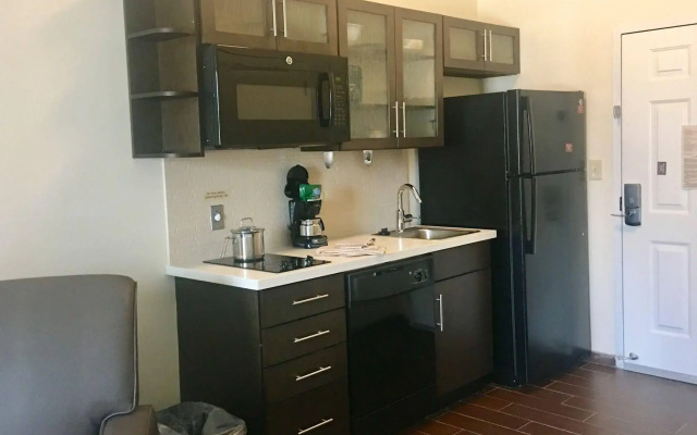 Candlewood Suites Lake Charles South by IHG