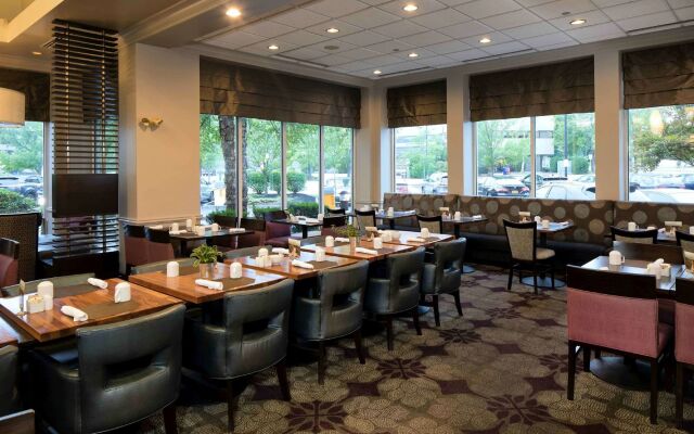 Hilton Garden Inn Auburn Riverwatch