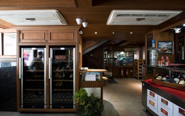 Bourbon Street Boutique Apartments by OYO