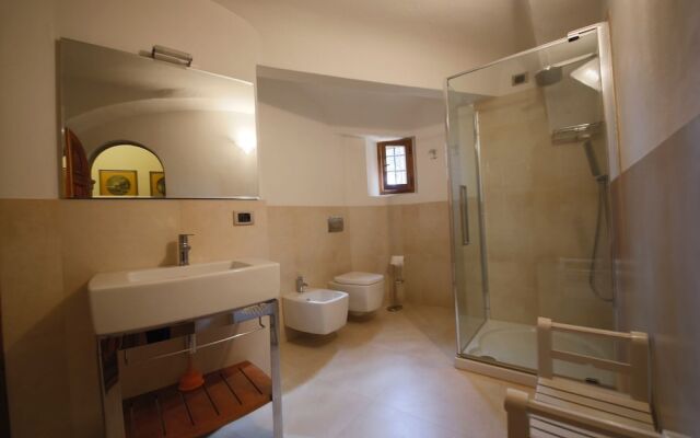 Charming Villa in Tuscany With Swimming Pool