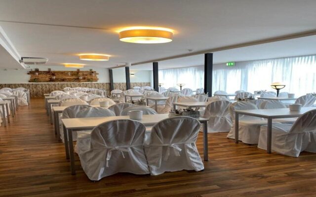 [Bee]Village Messehotel Hannover-Laatzen.