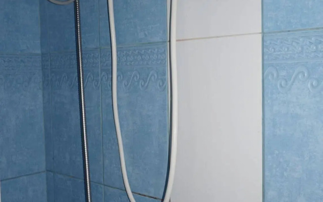 Rooms 498 Hostel