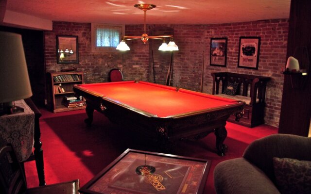 Old Consulate Inn
