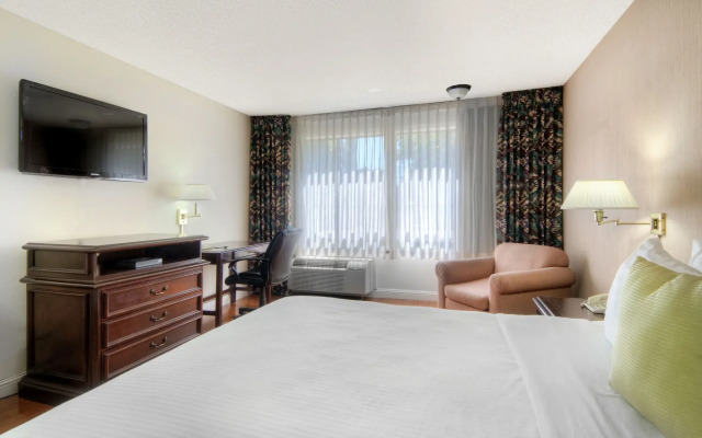 Days Inn by Wyndham Mountain View