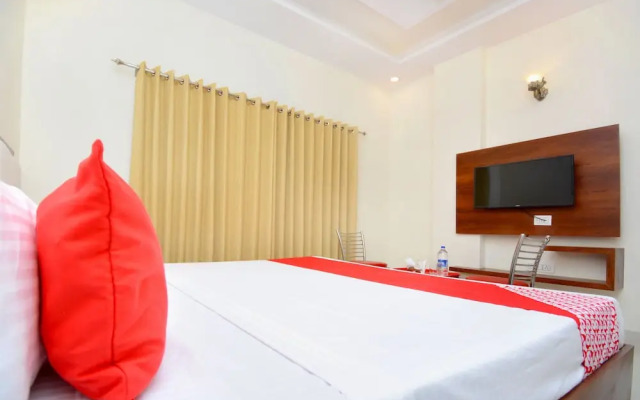 OYO 27061 Hotel Magnum