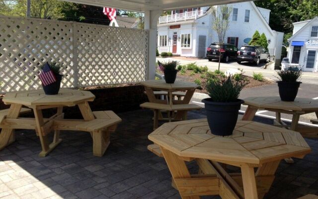 Craigville Beach Inn