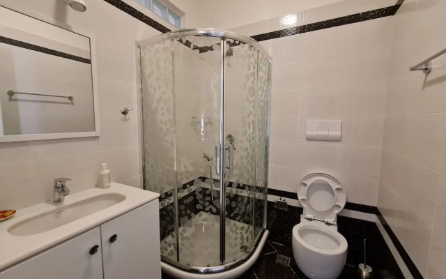 Holiday 2-bedroom Apartment in Vlora