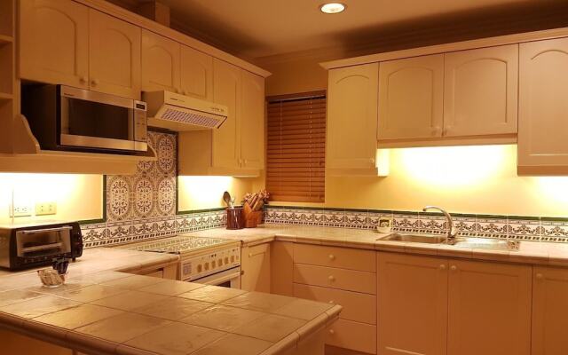 Sophia Suites Residence Hotel