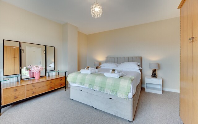 Week2Week The Broadway - 3 Bed Coastal Property