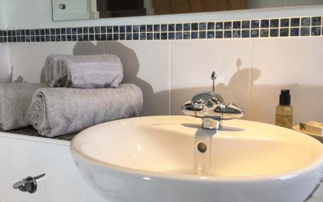 5 Charlton Mill Way B&B