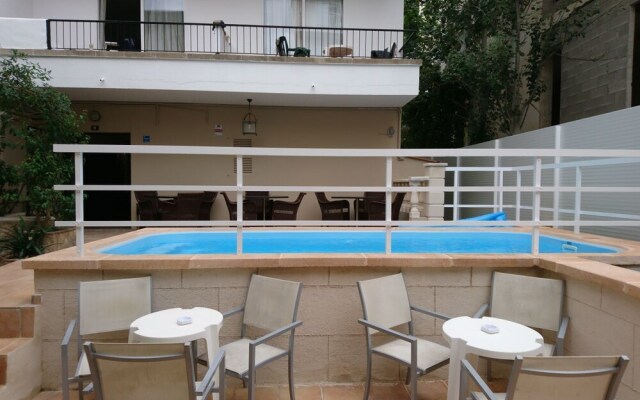 Arenal Pins Hostal
