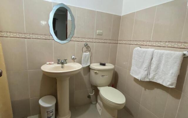 1 DR Huge cozy 3bedroom apartment to stay