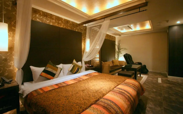 Hotel Aura Daito