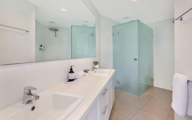 Top 1 Sunshine Beach Family Retreat