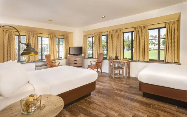 Clocktower Inn Ventura