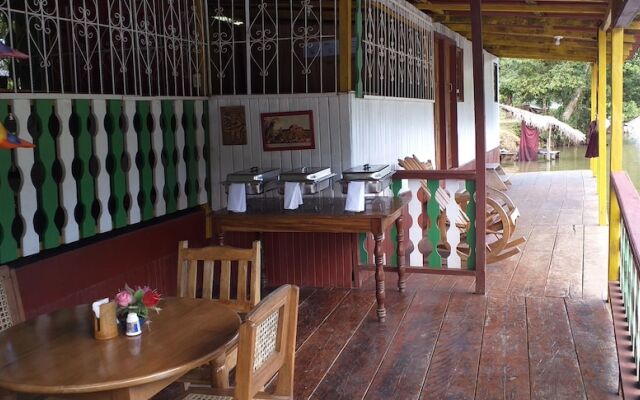 Alojamiento Rio Sabalo