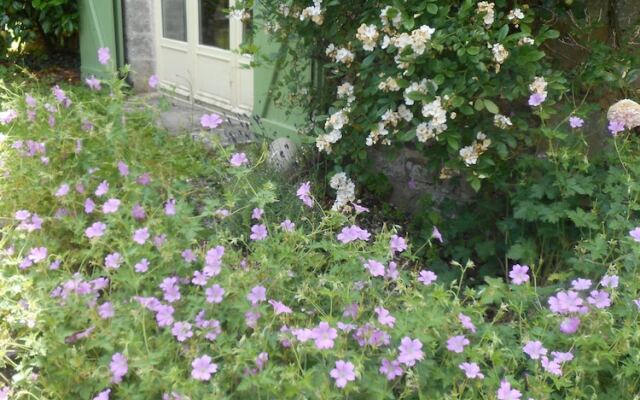 Prieure St Pierre de La Luthumiere