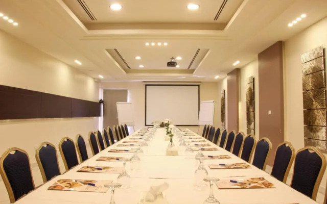 Capri Hotel Suites