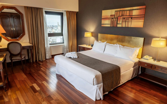Radisson Montevideo Victoria Plaza Hotel