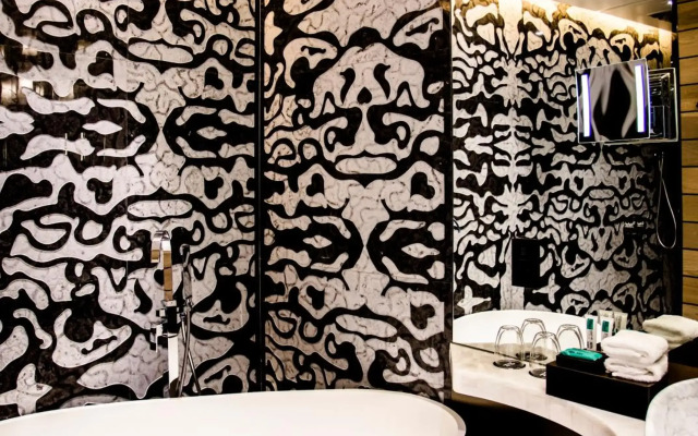 YOHO Hollywood Roosevelt Hotel