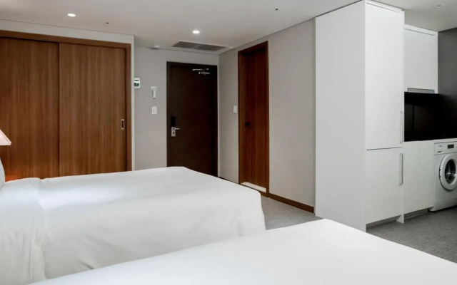 Oriens  & Residences