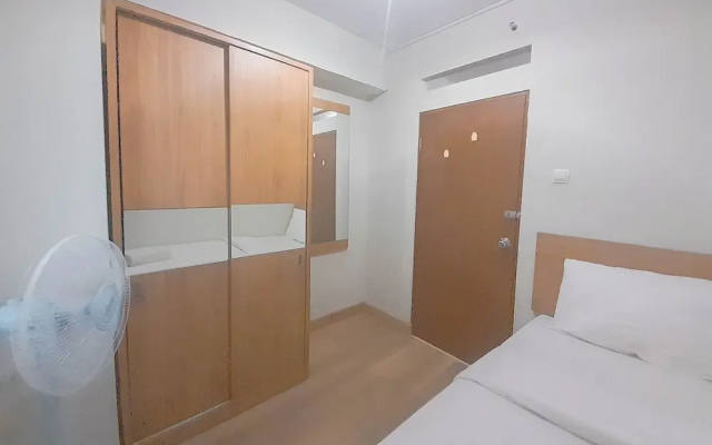 Basic Wood 2Br Apartment At Gateway Ahmad Yani Cicadas