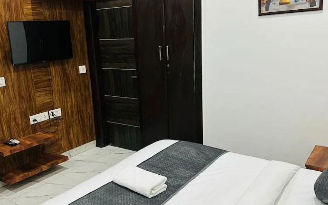 V Rooms
