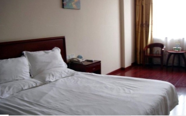 Greentree Inn Yangzhou Gaoyou China Clothing Town Express Hotel – Guest Rooms – Yangzhou
