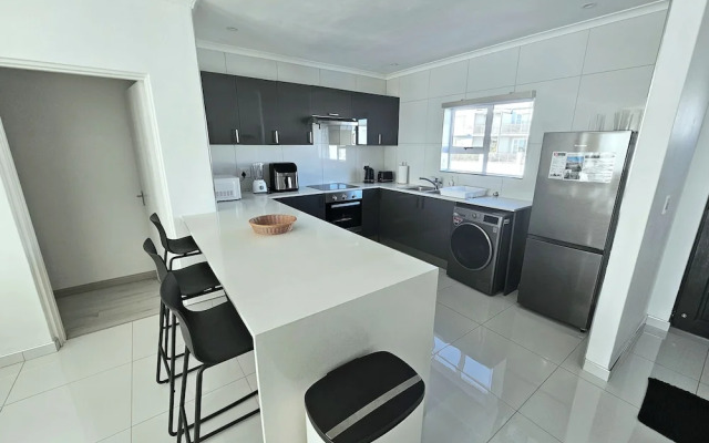 Dolphin Ridge Seaside Apartment