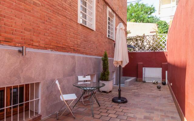 M (AXIII83) Apartamento con jardín Hispanoamérica